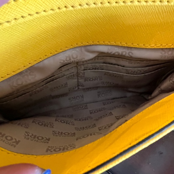 Michael Kors Jet Set Large Leather Pocket Tote Bag - Picture 8 of 12